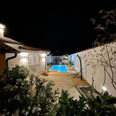 Villa Natka 罗维尼村 外观 照片
