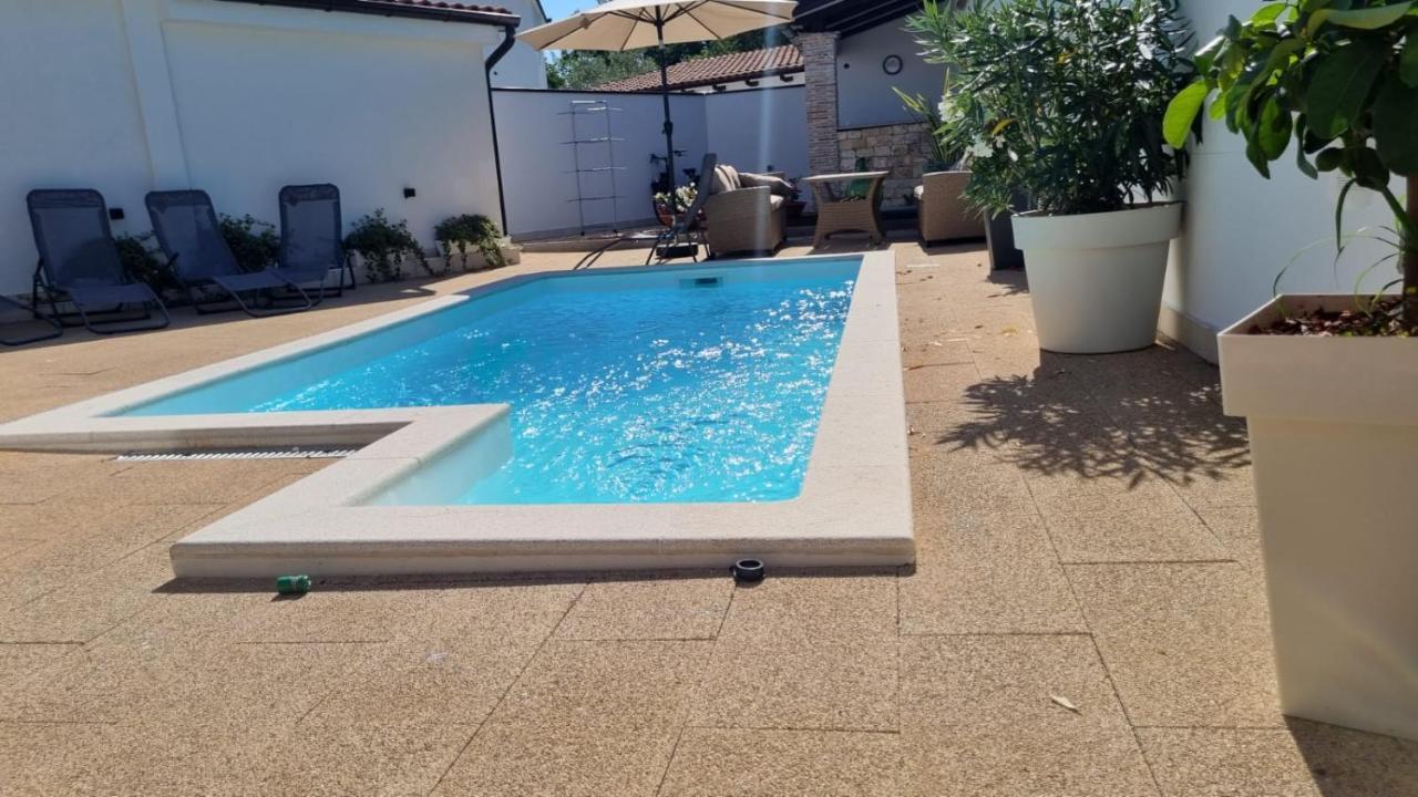 Villa Natka 罗维尼村 外观 照片