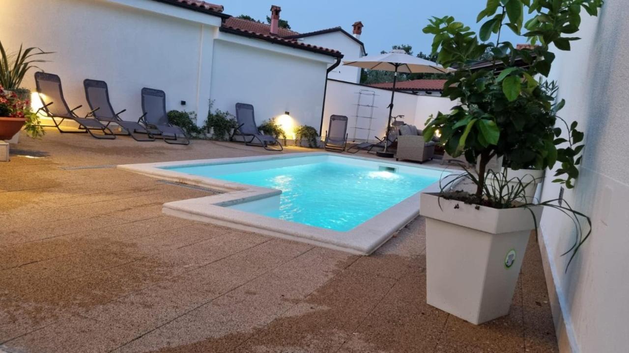 Villa Natka 罗维尼村 外观 照片