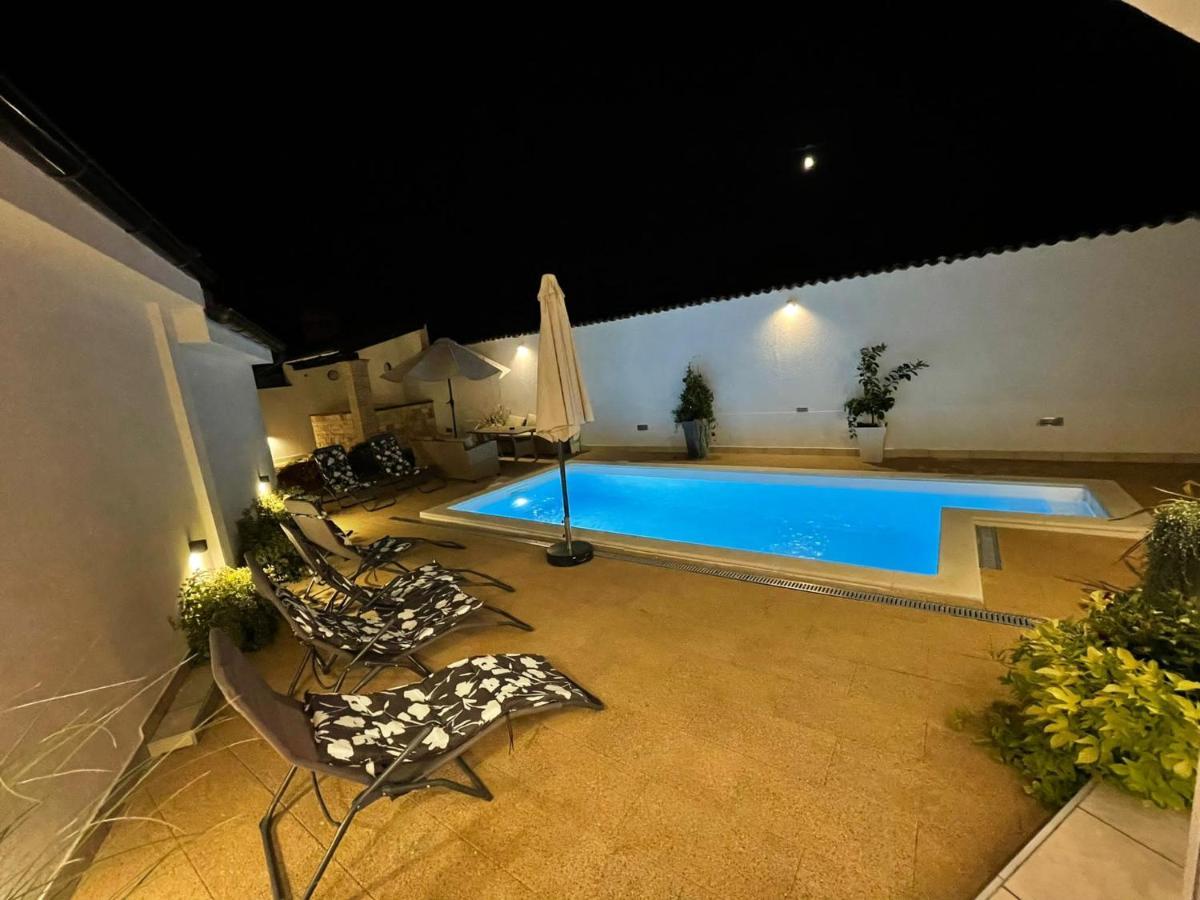 Villa Natka 罗维尼村 外观 照片