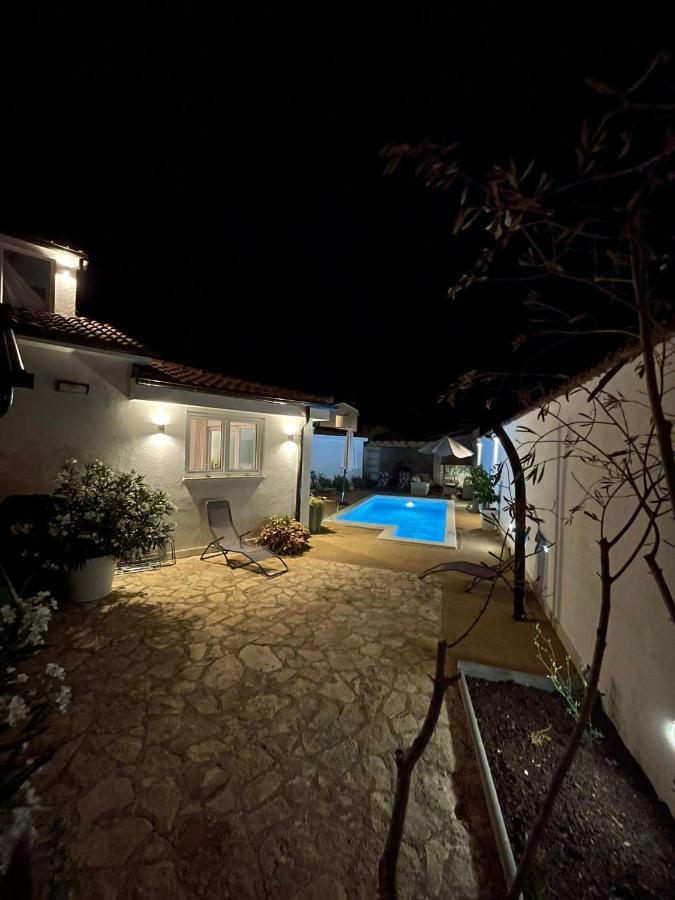 Villa Natka 罗维尼村 外观 照片